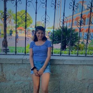 Meet your Posher, Dania